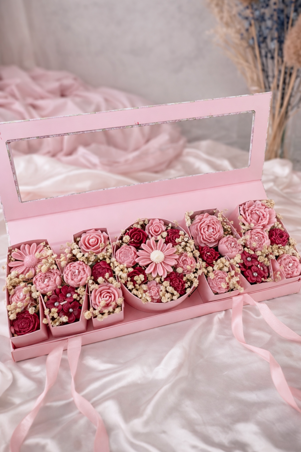 MOM Flower Candle Box – Mothers Day Gift, Handmade Soy Wax Floral Candles, Letter Candle Gift Box, Personalized Mom Gift, Floral Gift Set